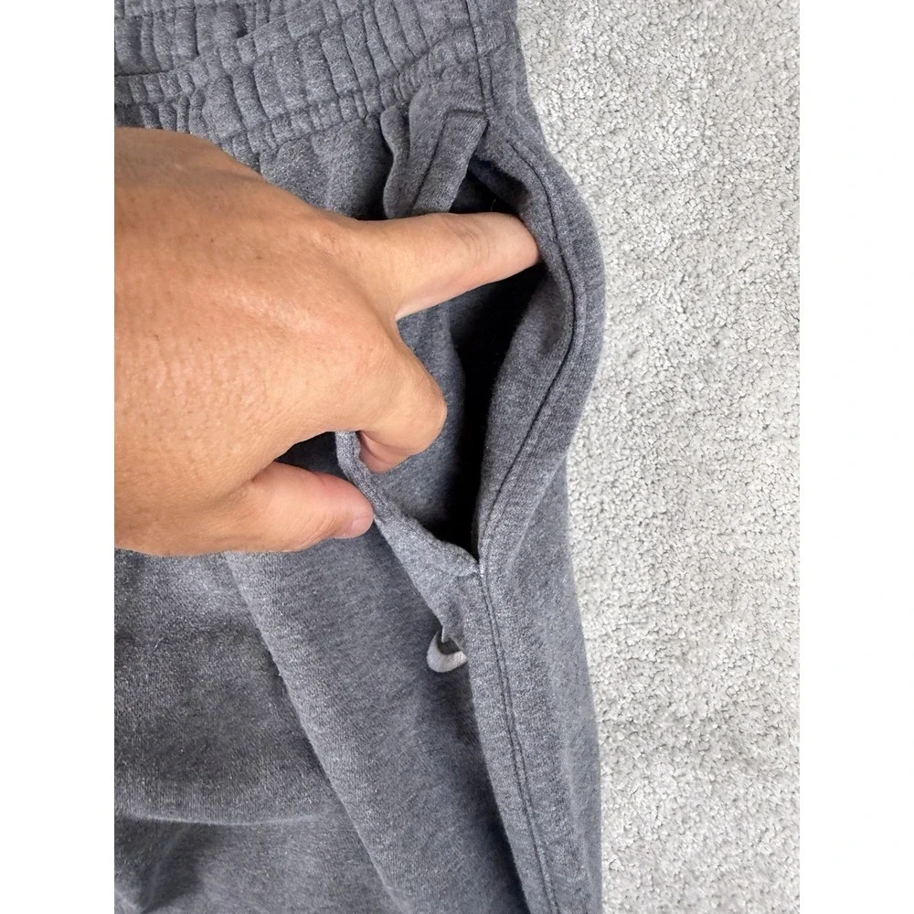 Nike Sweatpants Club Fleece Gray Heather Taper Leg Joggers NSW Mens Large Swoosh